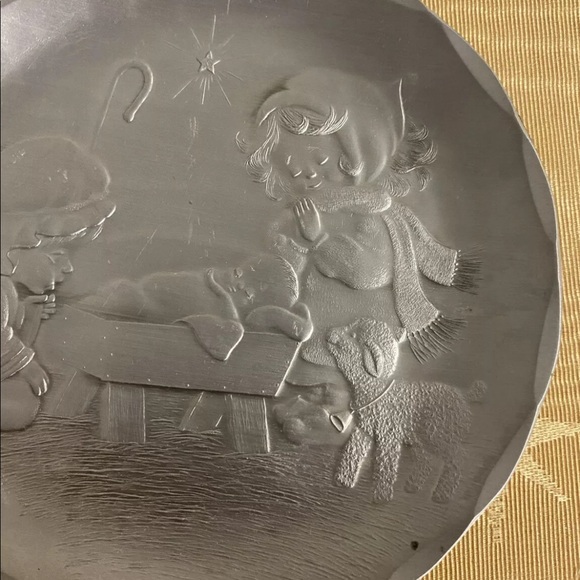 Wendell August Forge Christmas Manger Scene Plate
Used - Picture 4 of 11